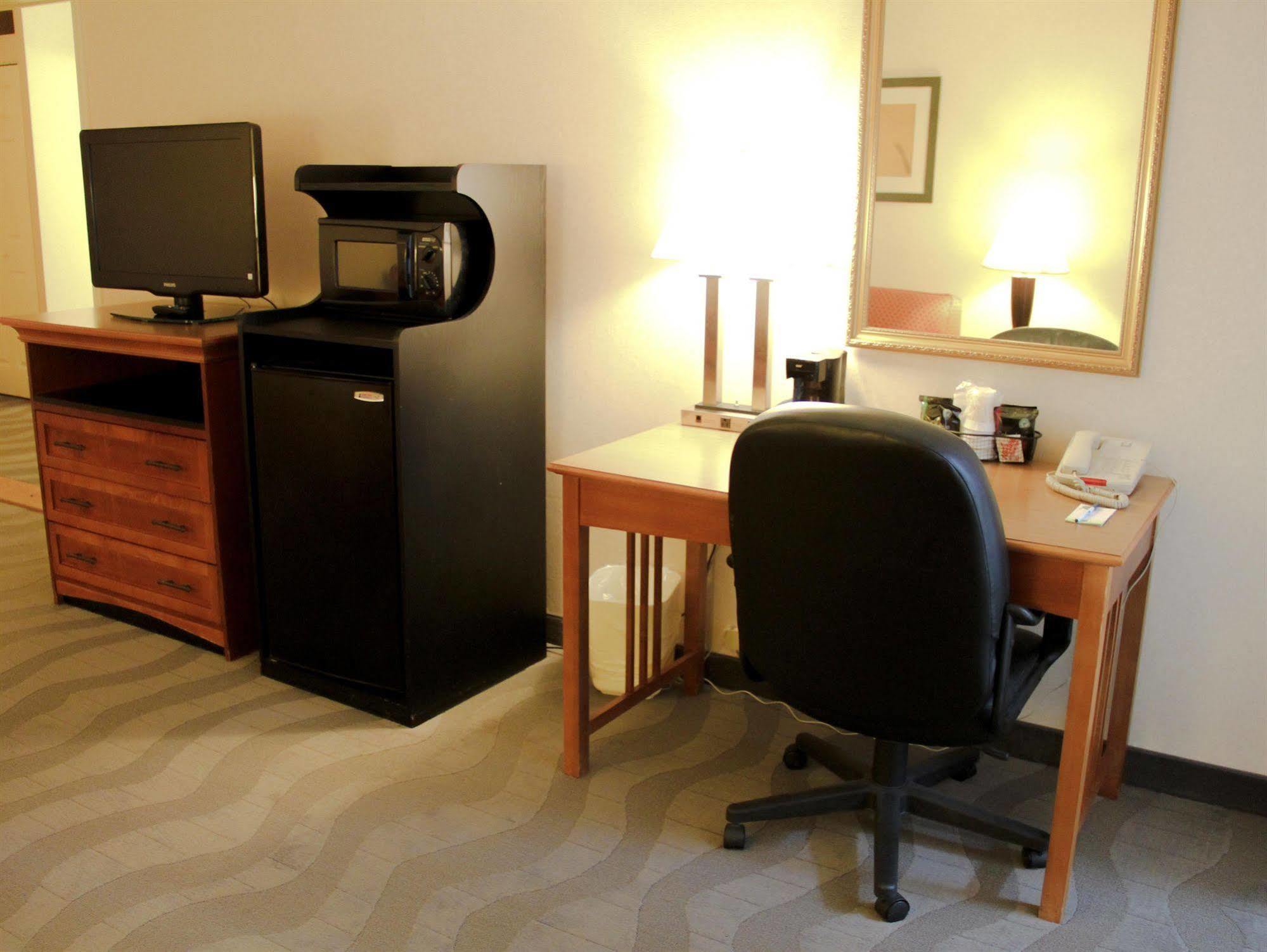 Comfort Inn & Suites Airport Syracuse Eksteriør bilde
