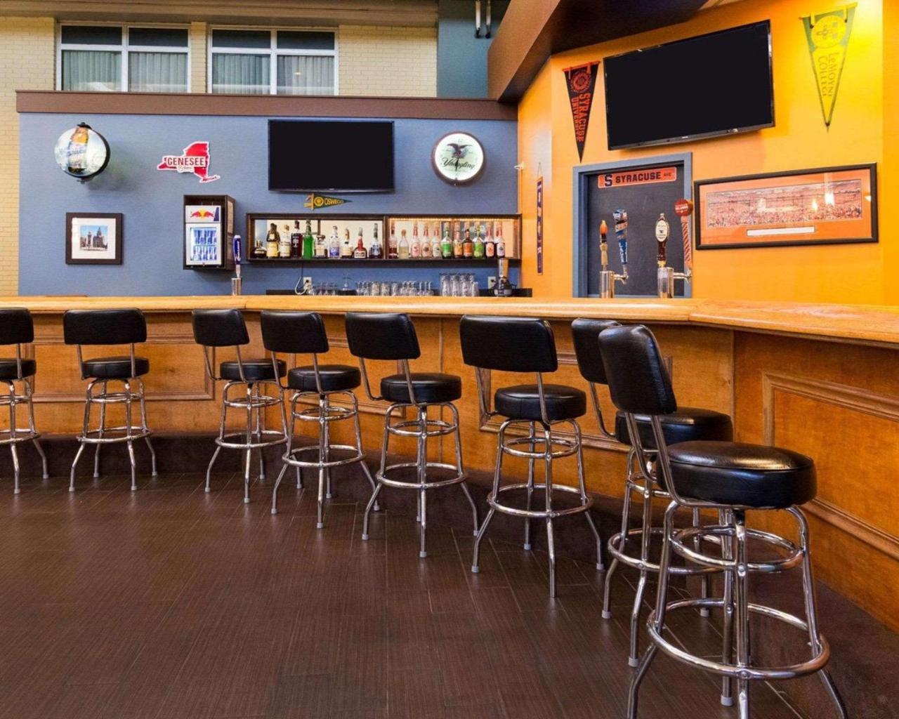 Comfort Inn & Suites Airport Syracuse Eksteriør bilde
