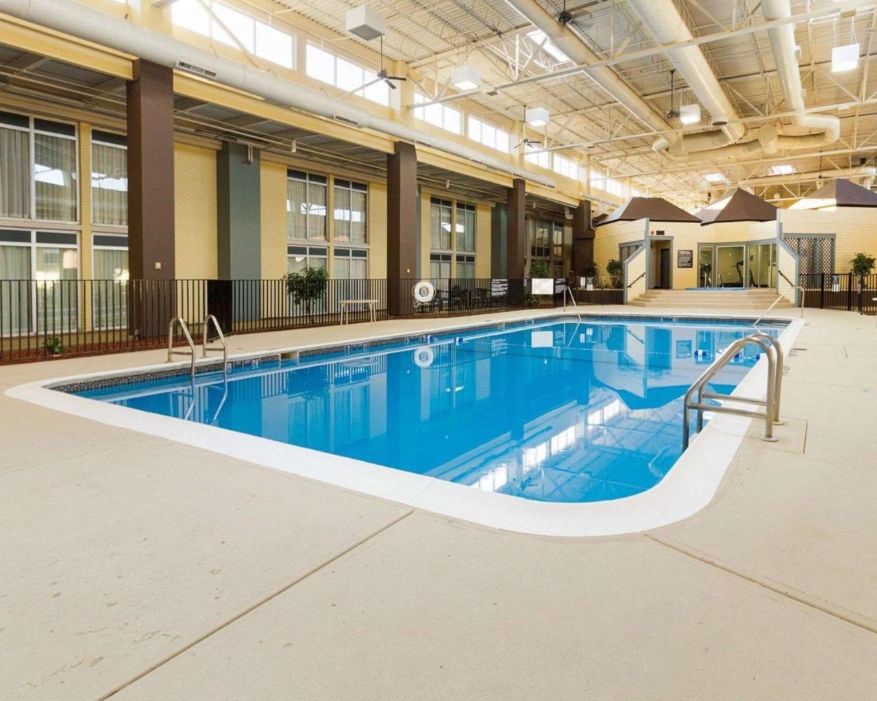 Comfort Inn & Suites Airport Syracuse Eksteriør bilde